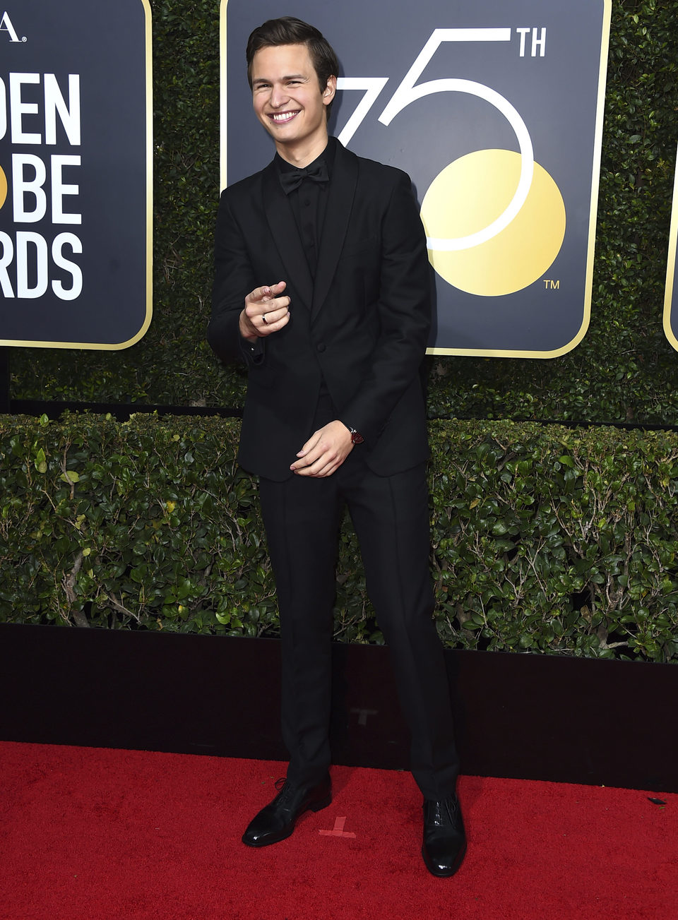 Ansel Elgort at the Golden Globes 2018 red carpet