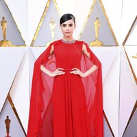 Sofia Carson at the 2018 Oscars red carpet