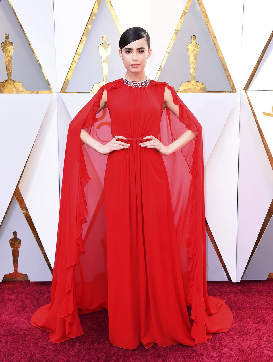 Sofia Carson at the 2018 Oscars red carpet