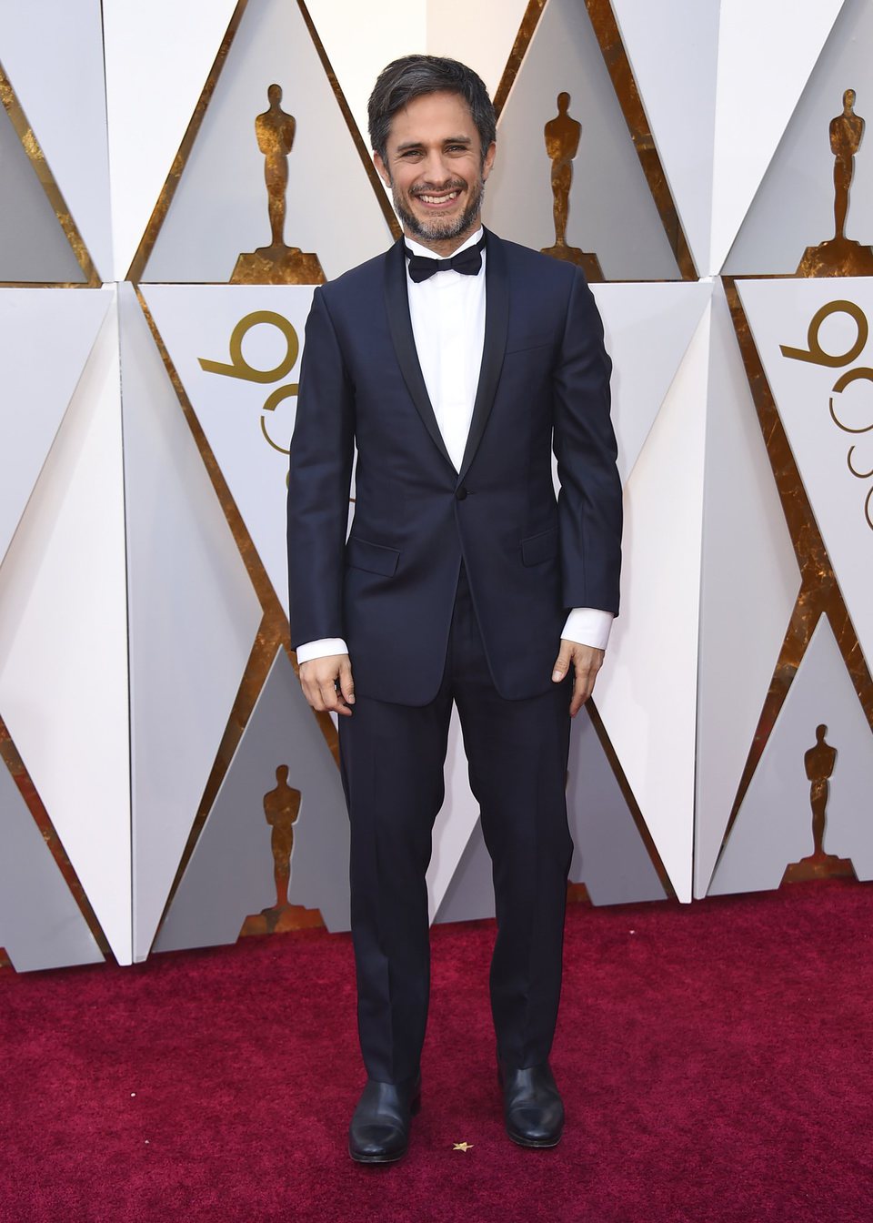 Gael García Bernal on the Oscar 2018 red carpet