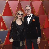 Paul Feig and his wife at the red carpet of the Oscars 2018