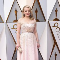 Elisabeth Moss at the Oscar 2018 red carpet