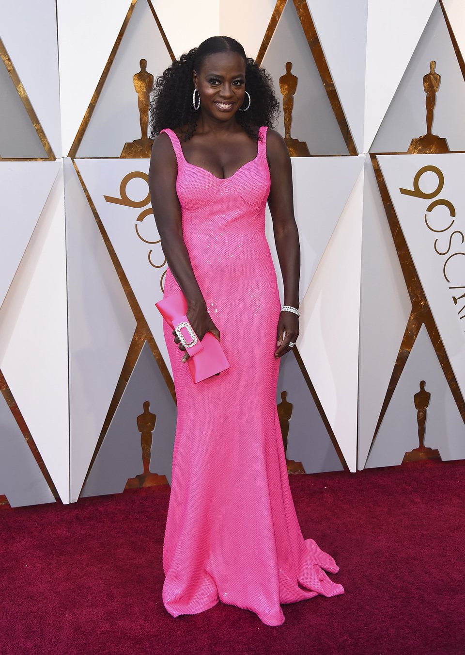 Viola Davis at the Oscars 2018 red carpet