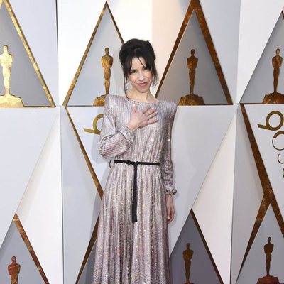 Sally Hawkings at the red carpet of the Oscars