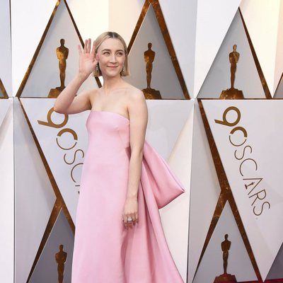 Saoirse Ronan at the red carpet of the Oscars