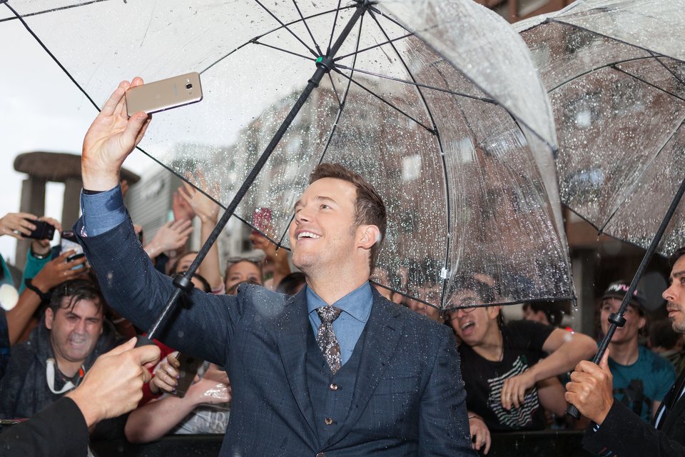 Chris Pratt with the fans at the 'Jurassic World: Fallen Kingdom' world premiere at Madrid