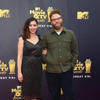 Seth Rogen and Lauren Miller at the MTV Movie & TV Awards 2018 red carpet