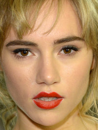  Suki Waterhouse