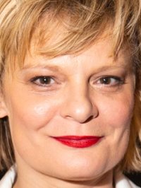  Martha Plimpton