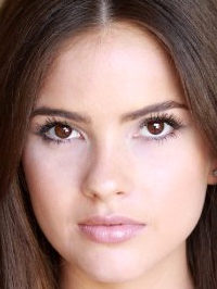  Shelley Hennig