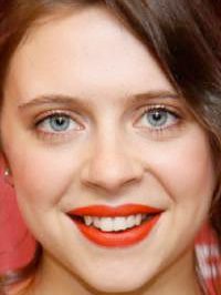  Bel Powley