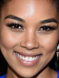  Alexandra Shipp