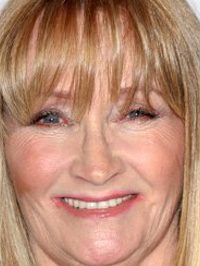  Karen Dotrice