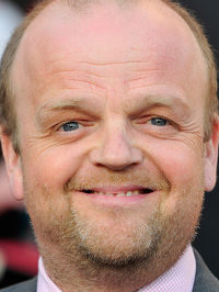  Toby Jones