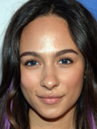  Aurora Perrineau