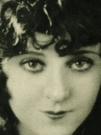  Jobyna Ralston