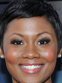  Emayatzy Corinealdi