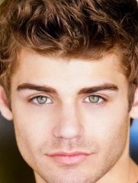  Garrett Clayton