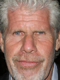  Ron Perlman