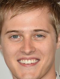  Lucas Grabeel