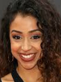  Liza Koshy