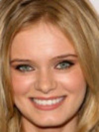  Sara Paxton