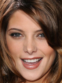  Ashley Greene