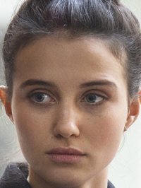  Julia Goldani Telles