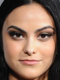  Camila Mendes