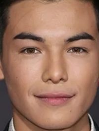  Ryan Potter