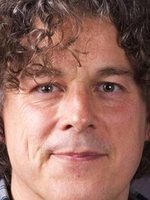 Alan Davies