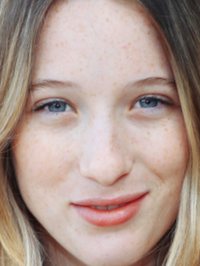  Sophie Lowe