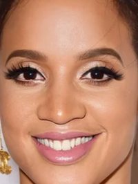  Dascha Polanco