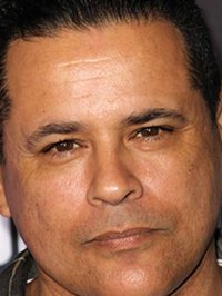  Raymond Cruz