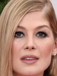  Rosamund Pike