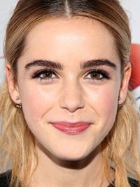  Kiernan Shipka