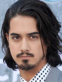  Avan Jogia