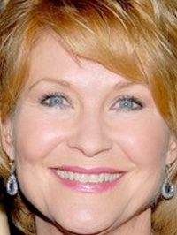  Dee Wallace