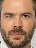 Charlie Weber