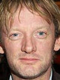  Douglas Henshall