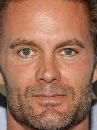  Garret Dillahunt