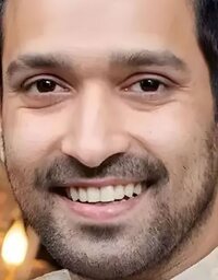  Vikrant Massey