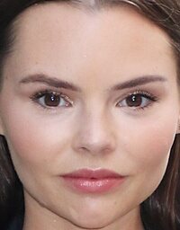  Eline Powell