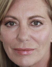  Kerry Armstrong