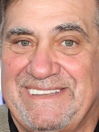  Dan Lauria