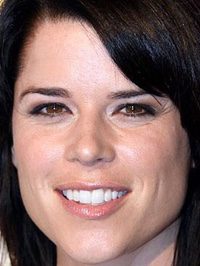  Neve Campbell