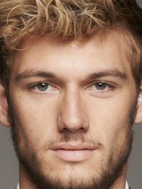  Alex Pettyfer