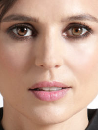  Elena Anaya