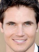 Robbie Amell