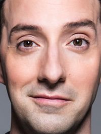  Tony Hale